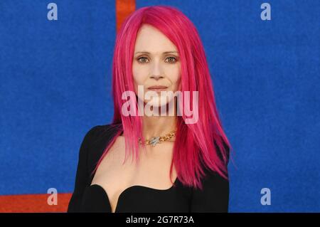 Los Angeles, USA. Juli 2021. Juno Temple kommt bei Apples TED LASSO-Premiere der Saison 2 an, die am Donnerstag, dem 17. Juli 2021, im Pacific Design CenterPacific Design Center in West Hollywood, CA, stattfand. (Foto: Sthanlee B. Mirador/Sipa USA) Quelle: SIPA USA/Alamy Live News Stockfoto
