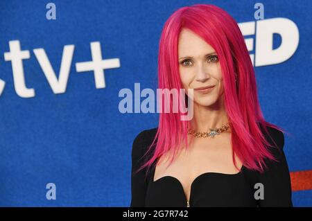 Los Angeles, USA. Juli 2021. Juno Temple kommt bei Apples TED LASSO-Premiere der Saison 2 an, die am Donnerstag, dem 17. Juli 2021, im Pacific Design CenterPacific Design Center in West Hollywood, CA, stattfand. (Foto: Sthanlee B. Mirador/Sipa USA) Quelle: SIPA USA/Alamy Live News Stockfoto