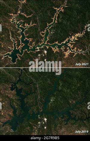 Dürre in Kalifornien: Vergleich der Wasserstände im Lake Shasta - dem größten Oberflächenwasserreservoir des Bundesstaates - enthält modifizierten Copernicus Sentinel Stockfoto