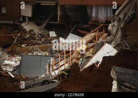 Erftstadt, Deutschland. Juli 2021. Trümmer eingestürzter Häuser liegen im Stadtteil Besem. Kredit: David Young/dpa/Alamy Live Nachrichten Stockfoto