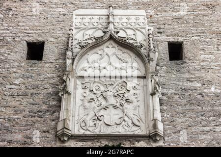 Tallinn, Estland. Wappen im Großen Küstentor (Suur Rannavarav) Stockfoto