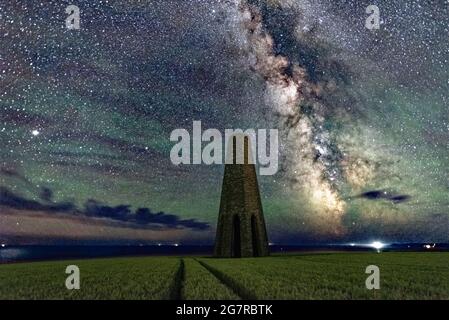 Milky Way over the Daymark, Kingswear, Dartmouth, Devon, England, Europa Stockfoto