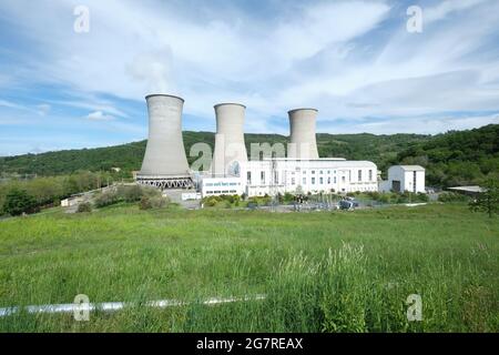 Geothermische Anlage in Larderello, in der Nähe von Pomarance, Pisa, Toskana, Italien Stockfoto