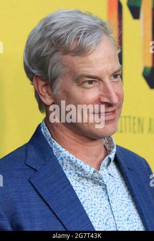 Los Angeles, Kalifornien. Juli 2021. Rob Huebel bei der Ankunft, wie ES ENDET Premiere, NeueHouse Hollywood, Los Angeles, CA 15. Juli 2021. Kredit: Priscilla Grant/Everett Collection/Alamy Live Nachrichten Stockfoto