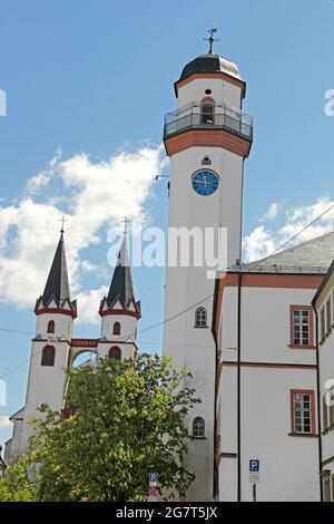 Michaelis Kirche Und Rathaus In Hof An Der Saale In Oberfranken Stockfoto