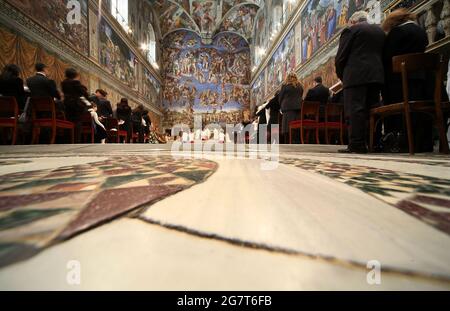 Jen 13, 2008 : Papst Benedikt XVI. Feiert Taufen in der Sixtinischen Kapelle Michelangelos. Stockfoto