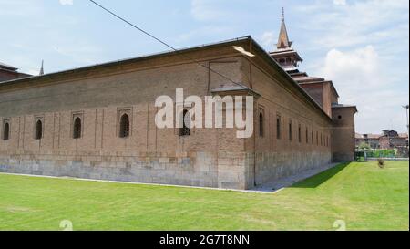 Architektur in der Stadt Srinagar, der Hauptstadt von Kaschmir, Indien bei Tageslicht Stockfoto