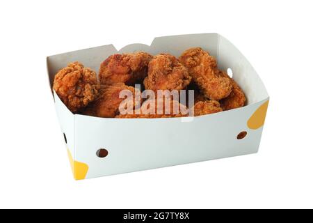 Box mit Nuggets isoliert auf weißem Hintergrund Stockfoto