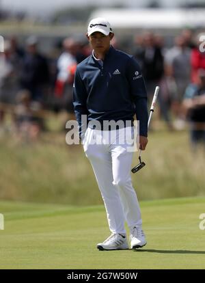 Kent, Großbritannien. 16. Juli 2021; Royal St Georges Golf Club, Sandwich, Kent, England; The Open Championship Tour Golf, Tag zwei; Collin Morikawa (USA) auf dem 12. Green Credit: Action Plus Sports Images/Alamy Live News Stockfoto