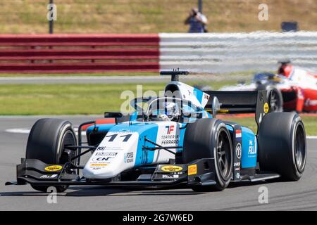 Silverstone Circuit, Silverstone, Northamptonshire, Großbritannien. Juli 2021. F2 British Grand Prix, freies Training; Richard Verschoor in seinem MP Motorsport Dallara F2 2018 Credit: Action Plus Sports/Alamy Live News Stockfoto