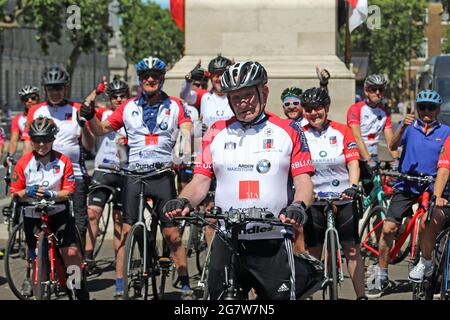 London, England, Großbritannien. Juli 2021. Der Rentner aus Chelsea, MIKE ATKINSON (79), wird vor einer jährlichen Benefizfahrt mit der Royal British Legion in Whitehall gesehen. Kredit: Tayfun Salci/ZUMA Wire/Alamy Live Nachrichten Stockfoto