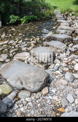 Trittsteine in Stainforth in North Yorkshire Stockfoto