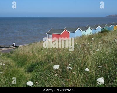 Minster on Sea, Kent, Großbritannien. Juli 2021. UK Wetter: Sonniger und warmer Nachmittag in Minster on Sea, Kent, da eine Hitzewelle prognostiziert wird. Kredit: James Bell/Alamy Live Nachrichten Stockfoto
