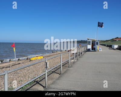 Minster on Sea, Kent, Großbritannien. Juli 2021. UK Wetter: Sonniger und warmer Nachmittag in Minster on Sea, Kent, da eine Hitzewelle prognostiziert wird. Kredit: James Bell/Alamy Live Nachrichten Stockfoto