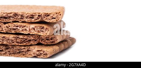 Braune Cookies auf weißem Hintergrund mit Kopierplatz isoliert. Stockfoto