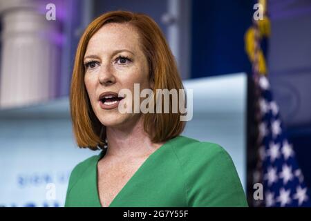 Jen Psaki, die Pressesprecherin des Weißen Hauses, spricht mit den Medien im Pressesprecherraum des Weißen Hauses in Washington, DC, USA, 16. Juli 2021. Stockfoto