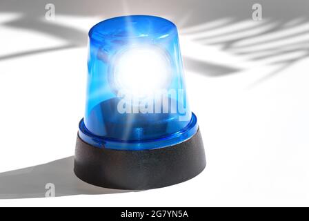Nahaufnahme eines violetten Autolamps Stockfoto