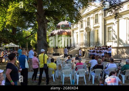 Soproni Korusunnep (Chorfest) im Park der Lenck-Villa, Sopron, Ungarn Stockfoto