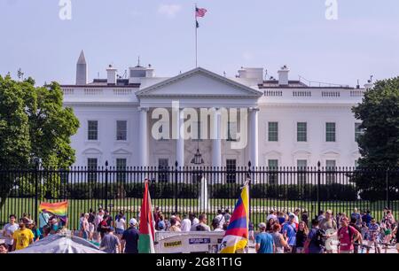 Anti-Kriegs-Demonstranten lagern auf dem Lafayette Square vor dem Weißen Haus Stockfoto