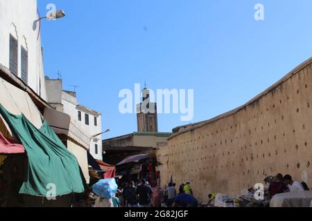 Blick über die Medina, Fez, Marokko, altes Gebäude, historische Architektur Stockfoto