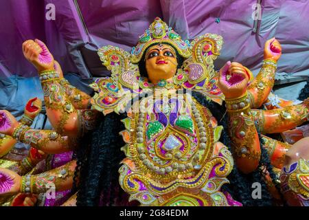 Kolkata, Westbengalen, Indien - 7. Oktober 2018 : Clay Idol Face of Goddess Durga, in Vorbereitung für 'Durga Puja' Festival. Größtes Fest von hin Stockfoto