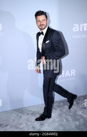 Antibes, Frankreich. Juli 2021. CANNES - 16. JULI: Orlando Bloom nimmt an der amfar-GALA während der 74. Filmfestspiele von Cannes am 16. Juli 2021 in der Villa EILENROC in Antibes, Frankreich, Teil. (Foto von Lyvans Boolaky/Sipa USA) Quelle: SIPA USA/Alamy Live News Stockfoto