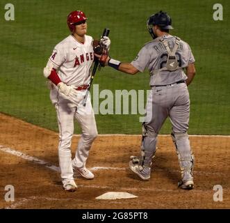 Anaheim, USA. Juli 2021. Shohei Ohtani wird bei einem abgeworfenen dritten Schlag im Spiel gegen die Seattle Mariners am Freitag, den 16. Juli 2021, im Angel Stadium in Anaheim ausgezählt. Foto von Michael Goulding/UPI Credit: UPI/Alamy Live News Stockfoto