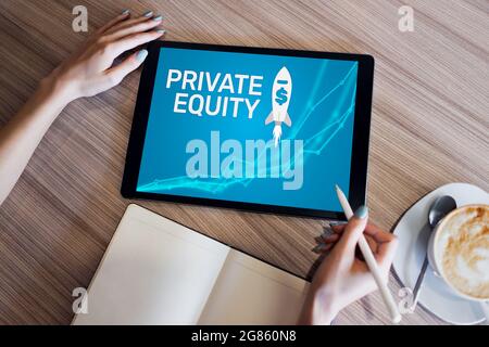 Private Equity Fund, Investitions- und Handelskonzept auf dem Bildschirm. Finanzwachstum. Stockfoto