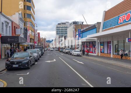 Mai 2021: Blick nach Nordosten entlang der Liverpool Street in Hobart, Tasmanien, Australien Stockfoto