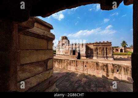 Aibole, Karnataka - 8. Januar 2020 : Hindu-gott-Tempel in Aibole. Eines der berühmten Touristenziele in Karnataka, Indien. Stockfoto