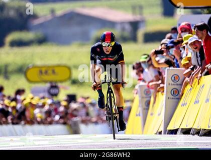 LIBOURNE nach SAINT-EMILION , Frankreich, 17. Juli 2021, Ineos Rider Jonathan CASTROVIEJO Finisihng Stage 20 Time Trial Credit:Pete Goding/Goding Images/Alamy Live News Stockfoto