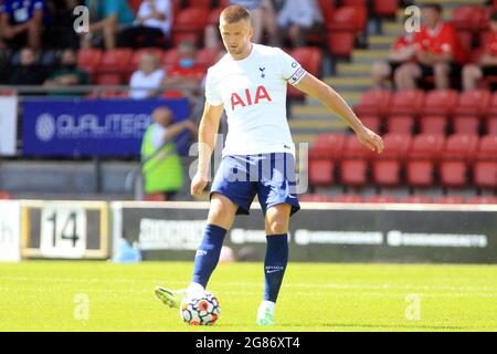 London, Großbritannien. Juli 2021. Eric Dier von Tottenham Hotspur in Aktion während des Spiels. Vorsaison-Freundschaftsspiel, Leyton Orient gegen Tottenham Hotspur im Breyer Group Stadium in Leyton, London, am Samstag, 17. Juli 2021. Dieses Bild darf nur für redaktionelle Zwecke verwendet werden. Nur zur redaktionellen Verwendung, Lizenz für kommerzielle Nutzung erforderlich. Keine Verwendung bei Wetten, Spielen oder Veröffentlichungen in einem Club/einer Liga/einem Spieler.pic von Steffan Bowen/Andrew Orchard Sports Photography/Alamy Live News Credit: Andrew Orchard Sports Photography/Alamy Live News Stockfoto