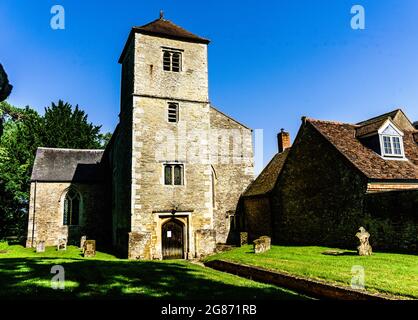 St. Mary and St. Nichola Church, Chetwode, Buckinghamshire. Das Gebäude stammt aus dem 13. Jahrhundert und wurde 1480 zur Pfarrkirche. Stockfoto