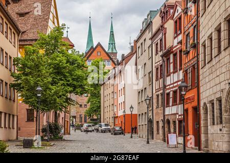 Nürnberg, Deutschland - 17. Mai 2016: Straße in der Nürnberger Altstadt. Stadtbild Stockfoto