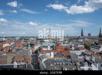 Luftaufnahme von Kopenhagen City und Kobmagergade Fußgängerzone Einkaufsstraße - Kopenhagen, Dänemark Stockfoto