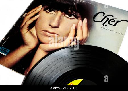 Pop- und Folk-Künstler, Cher-Musikalbum auf Vinyl-Schallplatte. Titel: Chér (Self titled, Cher) Album Stockfoto