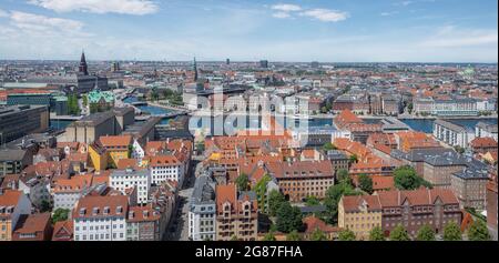 Luftaufnahme der Stadt Kopenhagen mit allen berühmten Sehenswürdigkeiten - Kopenhagen, Dänemark Stockfoto