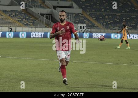 Casca, Marokko. Juli 2021. Al Ahlys Mohamed Magdy Afsha feiert das zweite Tor seiner Mannschaft während des CAF Champions League Final Fußballmatches zwischen dem Kaizer Chiefs FC und dem Al Ahly SC im Mohamed V Stadium. Kredit: Stringer/dpa/Alamy Live Nachrichten Stockfoto