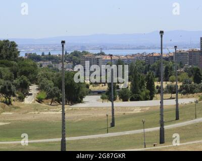 Lissabon, Lissabon Portugal. Juli 2021. (INT) Blick auf den Bela Vista Park, wo die 9. Ausgabe von Rock in Rio Lisboa stattfinden wird. 17. Juli 2021, Lissabon, Portugal: Blick auf den Bela Vista Park, wo die 9. Ausgabe von Rock in Rio Lisboa stattfinden wird, die im Juni 2022 stattfinden soll. Bild: Edson de Souza/TheNews2 (Bild: © Edson De Souza/TheNEWS2 via ZUMA Press Wire) Stockfoto