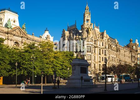 König Peter IV Statue auf Platz Liberdade, Porto Stockfoto