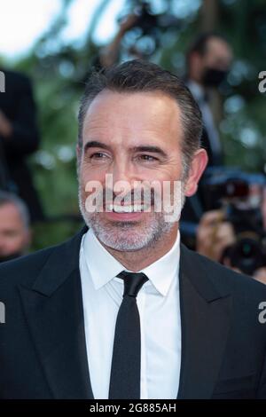 Jean Dujardin nimmt am 17. Juli 2021 an der Abschlussvorführung von „OSS 117: From Africa With Love“ und der Abschlusszeremonie in Cannes, Frankreich, Teil. (Foto: ImageSpace/Sipa USA) Quelle: SIPA USA/Alamy Live News Stockfoto