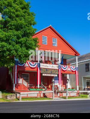 The Vermont Country Store, Weston, Vermont - eine beliebte Attraktion am Route 100 Byway. Slogan: Die Anbieter praktischer und schwer zu findender Produkte Stockfoto