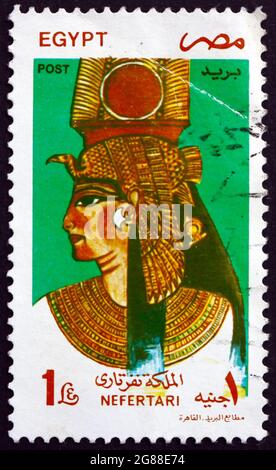 ÄGYPTEN - UM 1997: Eine in Ägypten gedruckte Briefmarke zeigt Königin Nefertari Meritmut, die erste der Großen Königlichen Frauen von Ramses dem Großen, um 1997 Stockfoto