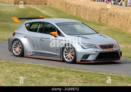 SEAT Leon Cup Racer beim Goodwood Festival of Speed 2013. Seat Leon Eurocup, TCR International Series, FIA European Touring Car Cup Rennwagen Stockfoto