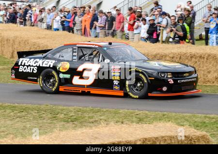 Chevrolet Camaro NASCAro-Rennwagen beim Goodwood Festival of Speed 2013. Fahrer Joie Chitwood III Stockfoto