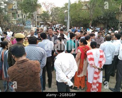 Utter pardesh , indien - Menschenmenge während der Corona-Sperre , EIN Bild der Menschenmenge während der Corona-Sperre in noida 15. märz 2021 Stockfoto