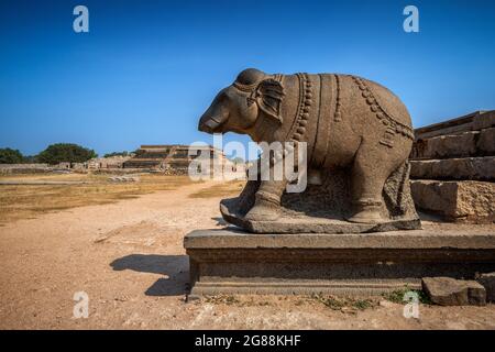 Hampi, Karnataka, Indien - 14. Januar 2020 : der Blick auf Mahanavami Dibba oder die Dussehra-Plattform ist das, was vom Victory Palace übrig bleibt. Höchste Struktur in Stockfoto