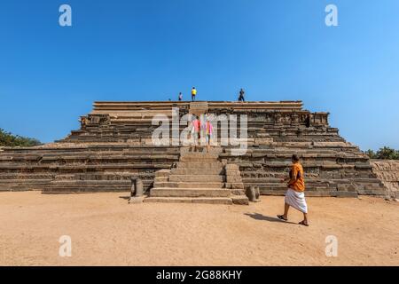 Hampi, Karnataka, Indien - 14. Januar 2020 : der Blick auf Mahanavami Dibba oder die Dussehra-Plattform ist das, was vom Victory Palace übrig bleibt. Höchste Struktur in Stockfoto