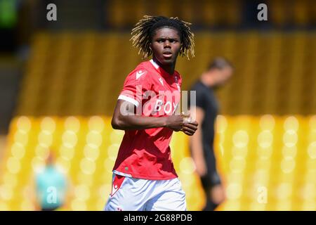 BURSLEM, GROSSBRITANNIEN. 17. JULI Alex Mighten von (17) Nottingham Forest während des Vorsaison-Freundschaftsspiel zwischen Port Vale und Nottingham Forest im Vale Park, Burslem am Samstag, den 17. Juli 2021. (Kredit: Jon Hobley | MI News) Kredit: MI Nachrichten & Sport /Alamy Live News Stockfoto