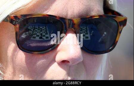 London, England, Großbritannien. Juli 2021. Auf dem ChessFest auf dem Londoner Trafalgar Square werden Menschen beim Schachspiel gesehen. (Bild: © Tayfun Salci/ZUMA Press Wire) Stockfoto